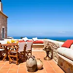 Pandora Aparthotel 3*