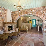 Pandora Aparthotel