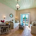 Pandora Aparthotel