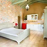 Pandora Aparthotel 3*