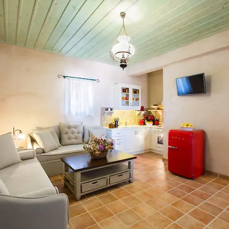 Pandora Aparthotel 3*