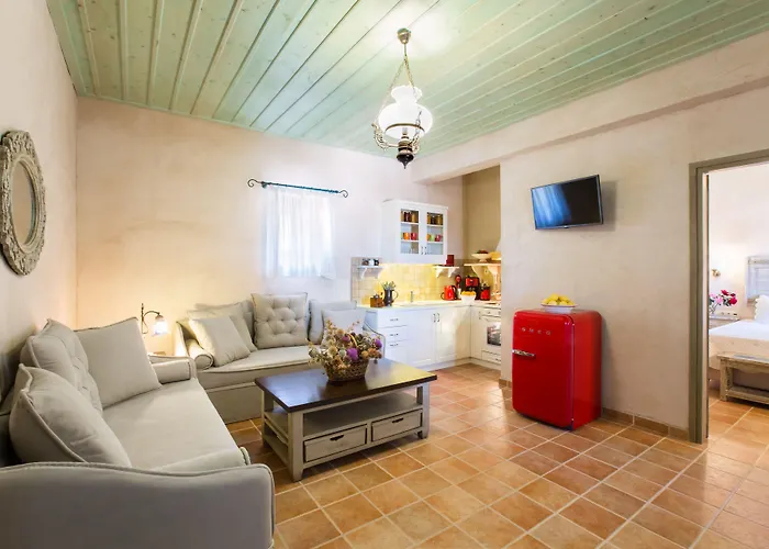 Pandora Aparthotel 3*