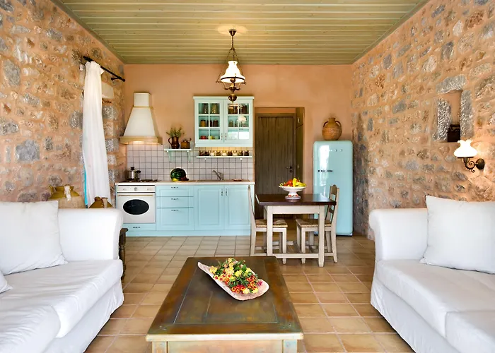 Pandora Aparthotel Pyrgos Dirou